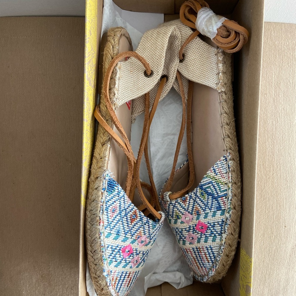 Mix No.6 Canina Espadrilles size 7
